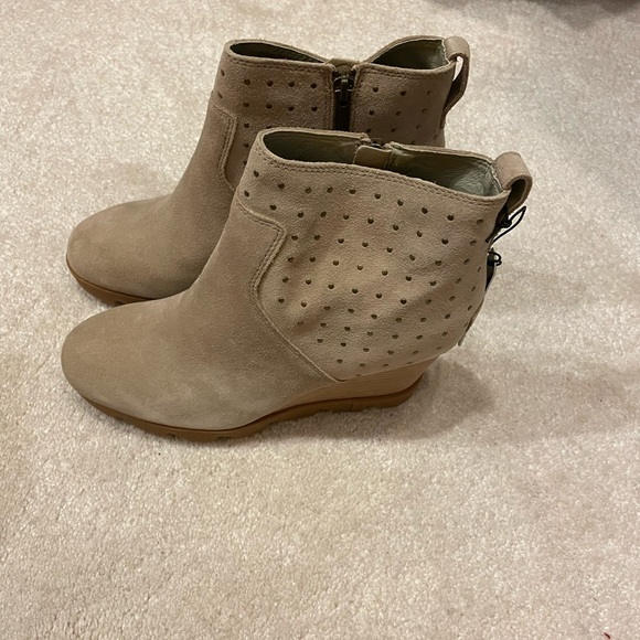 Sorel Studded Uptown Boots—NWT - Picture 2 of 6